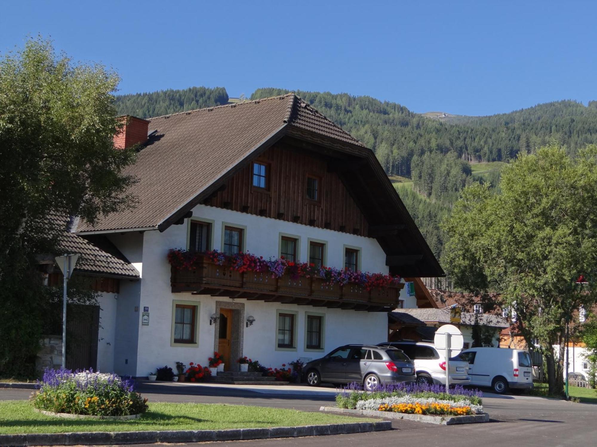 Апартаменты Haus Edelweiss Санкт-Маргаретен-им-Лунгау Экстерьер фото