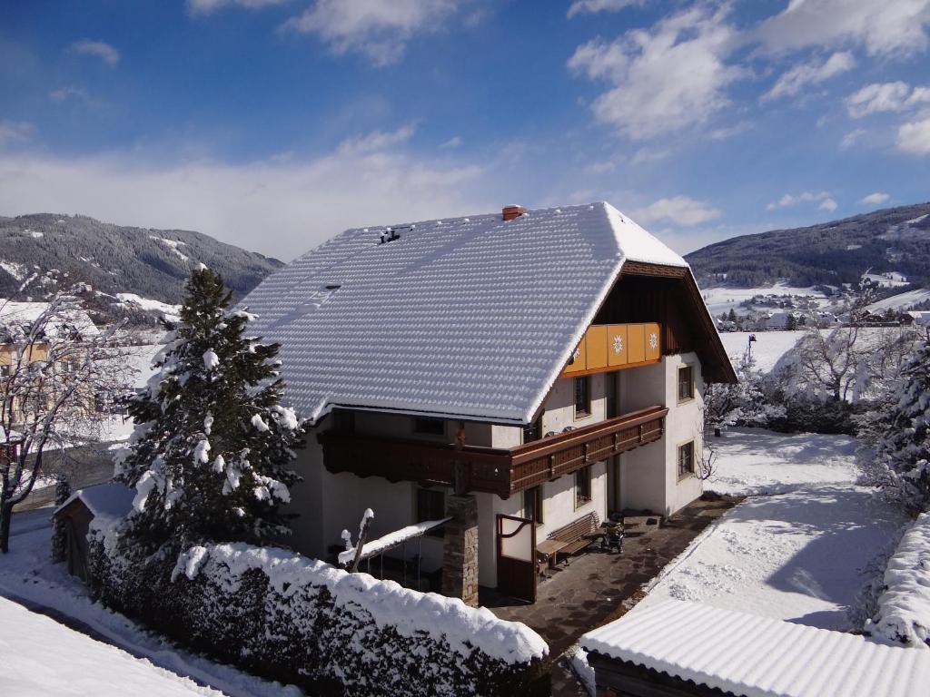 Апартаменты Haus Edelweiss Санкт-Маргаретен-им-Лунгау Экстерьер фото